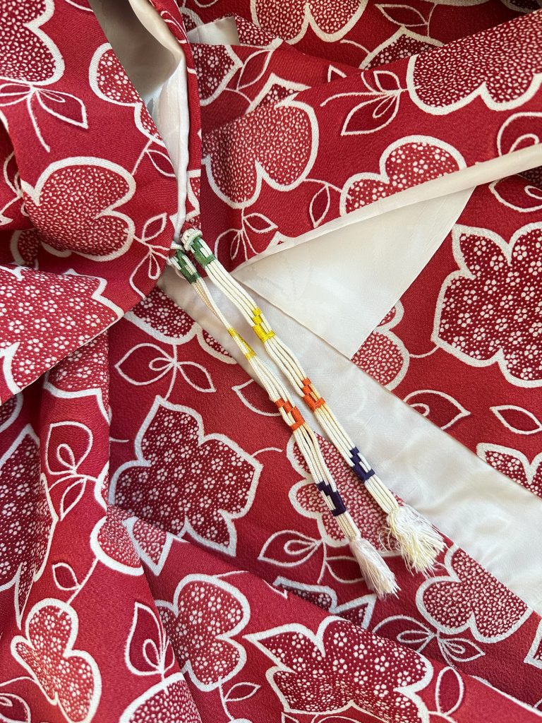 Silk Vintage Hahori Винтажное хаори из шелка в алом цвете с набивным цветочным рисунком