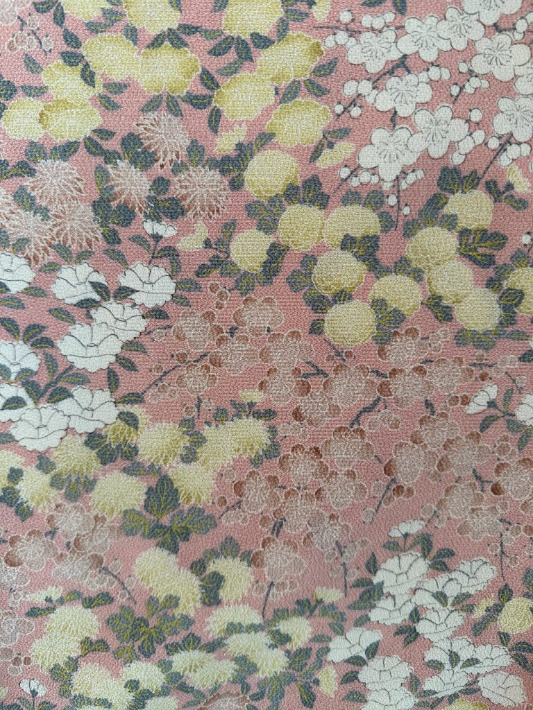 Silk Vintage Hahori Винтажное хаори из шелка в бежевом цвете с набивным цветочным рисунком