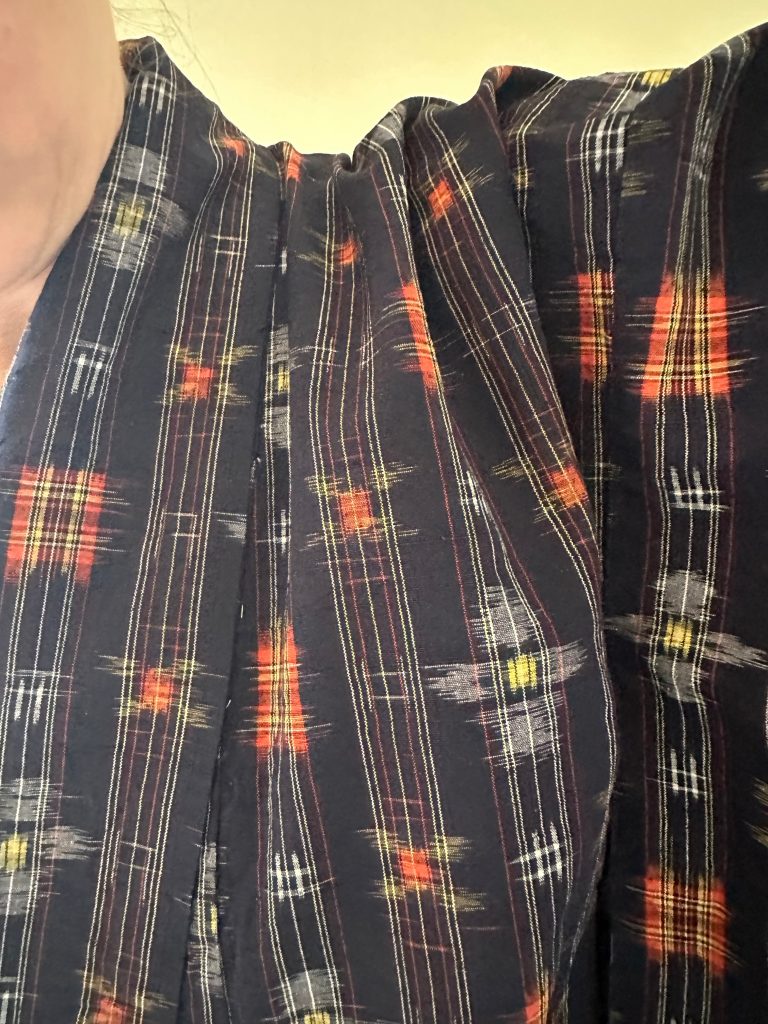Silk Vintage Kimono Винтажное кимоно из шелка в темно-синем цвете с набивным рисунком на фактурной ткани