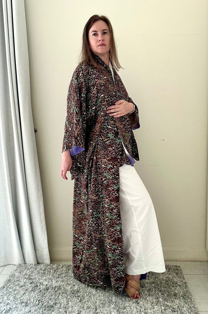 Silk Vintage Kimono Винтажное кимоно из шелка в коричневом цвете с мелким рисунком "лесные травы"