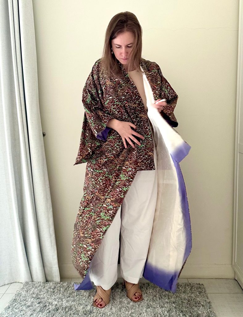Silk Vintage Kimono Винтажное кимоно из шелка в коричневом цвете с мелким рисунком "лесные травы"