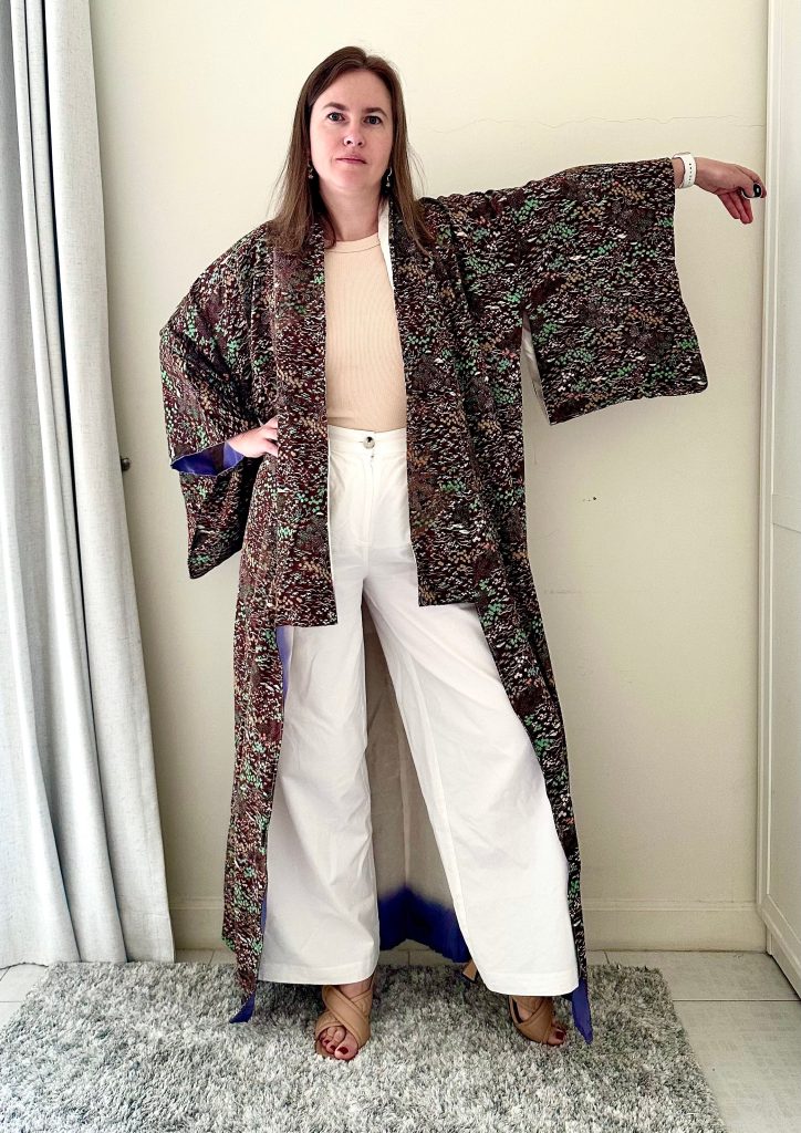 Silk Vintage Kimono Винтажное кимоно из шелка в коричневом цвете с мелким рисунком "лесные травы"